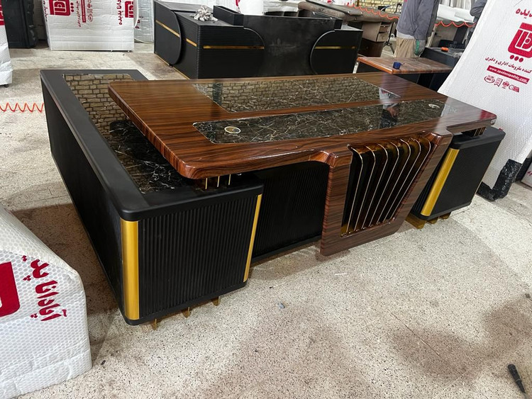 میز اپادانا نیلپر لیو