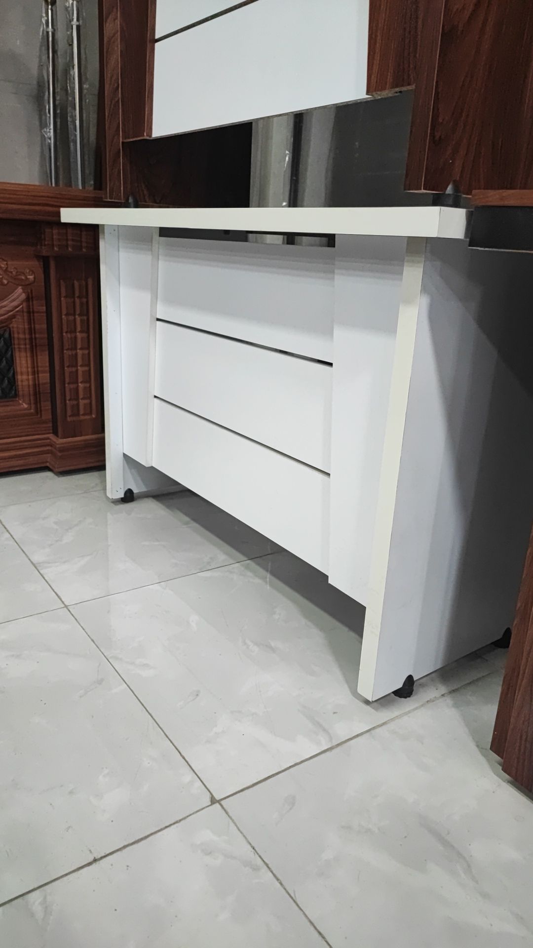 میز کارشناسی کوچک